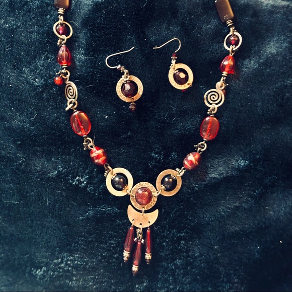 🤶🎁Stunning Handcrafted Artisan Burgundy original Necklace and Earring Set - Picture 4 of 10
